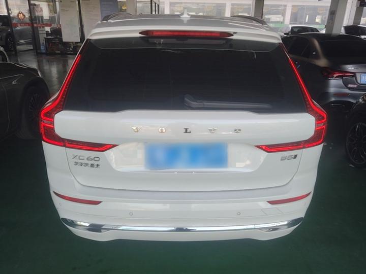 XC60 2022 B5 AWD Luxury photo 3