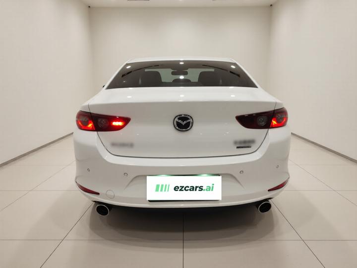 3 Axela 2020 2.0L AT photo 3