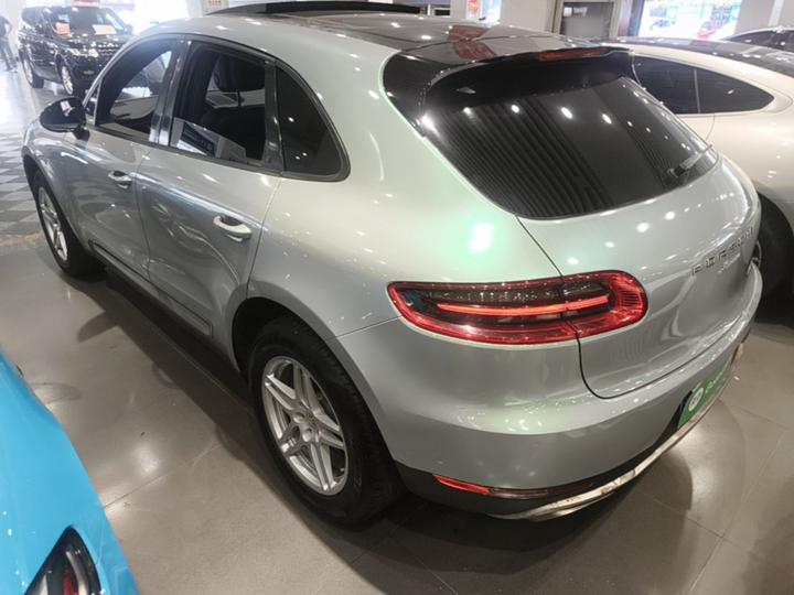 2017 Macan 2.0T photo 4