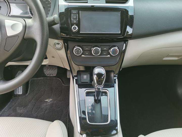 Sylphy 2016 1.6XV CVT Smart photo 6