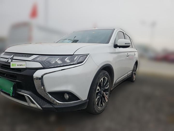 Outlander 2020 2.4L AWD Enjoy 5-Seater