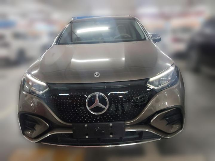 EQE SUV 2023 350 4MATIC Luxury photo 2