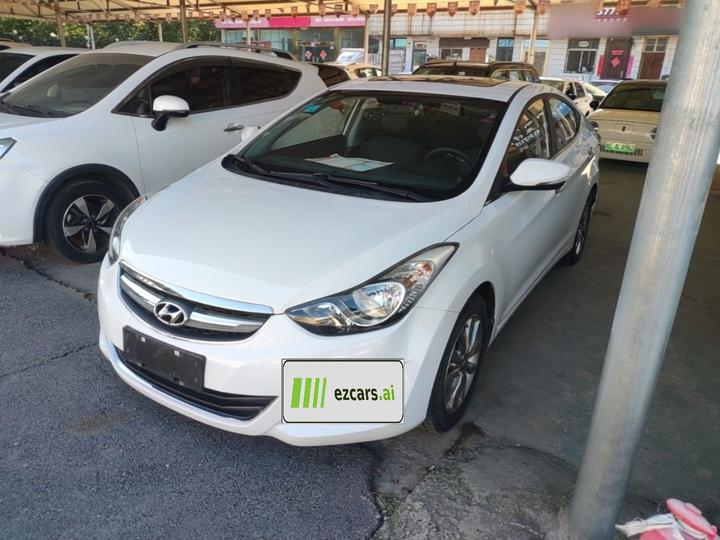 Elantra 2015 1.6L MT Leading
