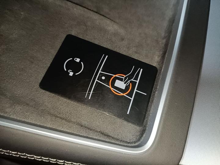 Model Y 2025 RWD photo 8