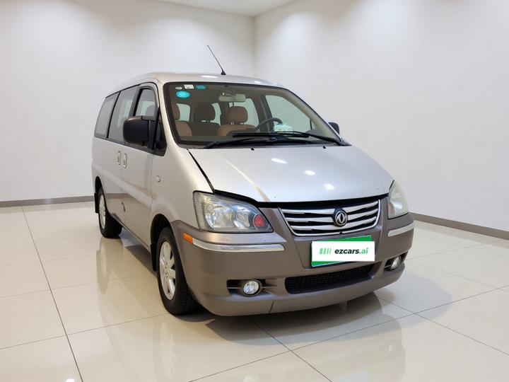 Lingzhi 2016 M3L 1.6L 7-Seater Comfort photo 3