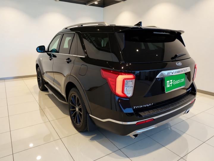 Explorer 2020 EcoBoost 285 AWD Titanium 6-Seater photo 4