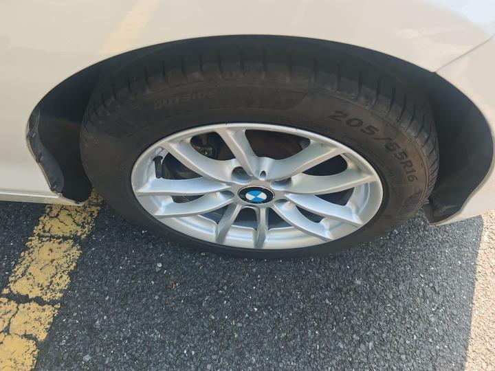 1 Series Imported 2015 118i Leading photo 8