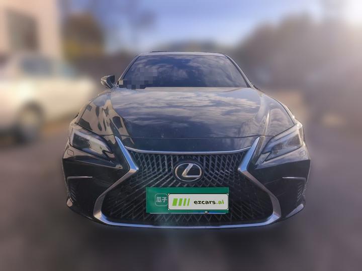 ES 2025 200 Exclusive photo 2