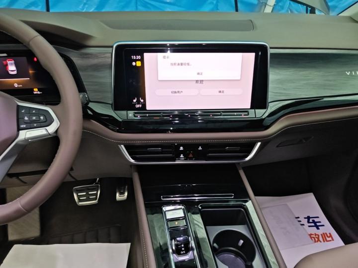 Viloran 2026 380TSI photo 8