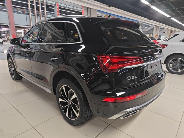 Q5L 2021 40 TFSI Luxury Dynamic photo 4