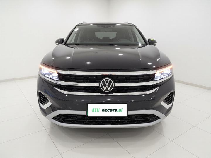 2022 380TSI AWD Luxury Pro 6-Seater photo 2