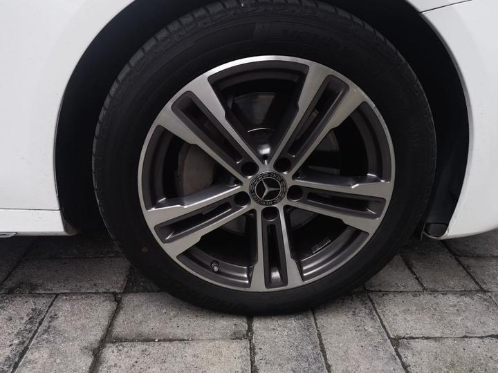 E-Class 2019 E 300 L Sport Luxury photo 8