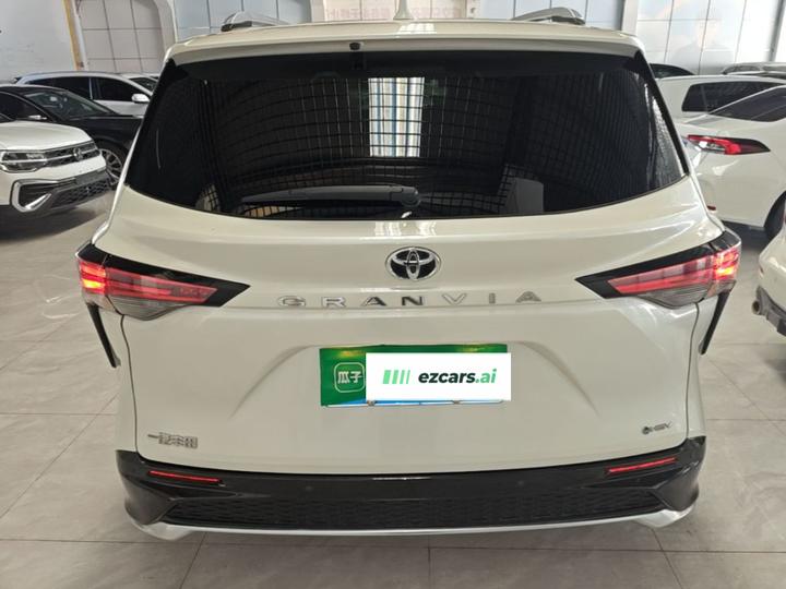 Granvia 2024 2.5L Hybrid Premium PLUS photo 5
