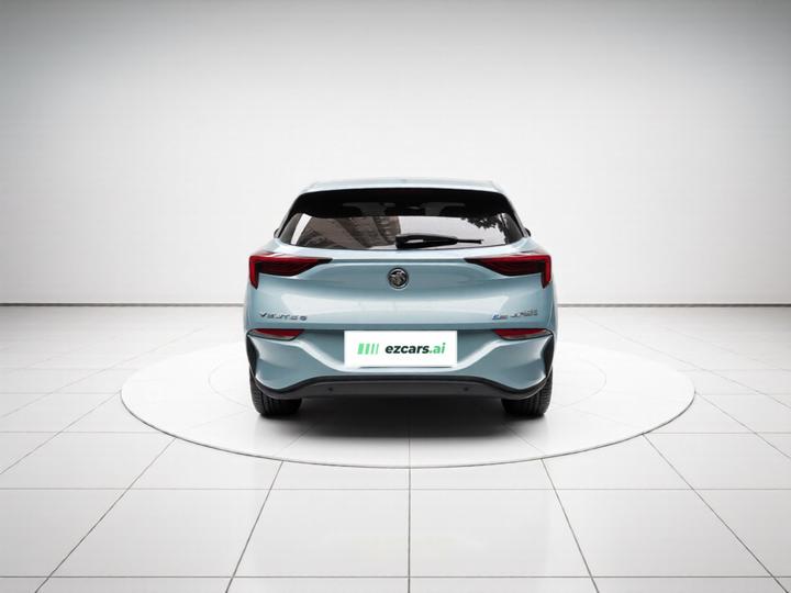6 2020 PHEV photo 3