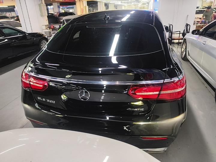 GLE Coupe 2018 GLE 320 4MATIC Coupe SUV photo 3
