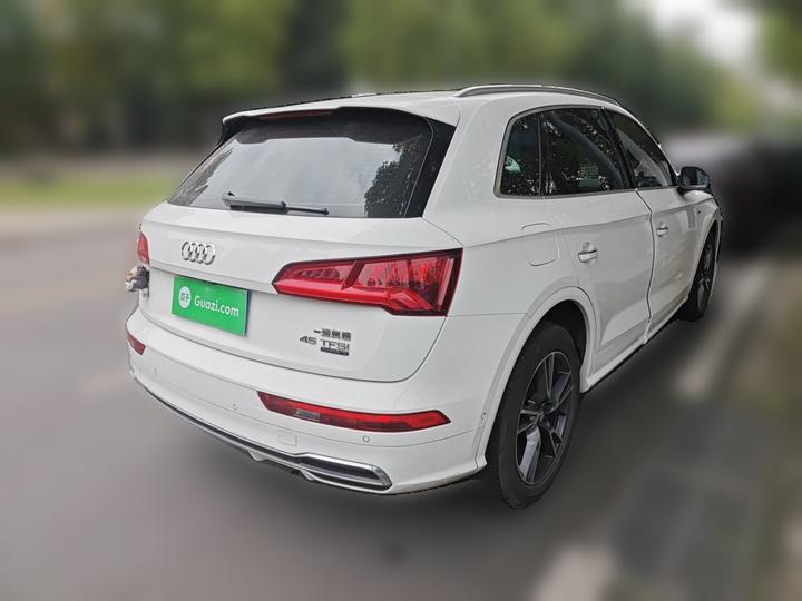 Q5L 2020 45 TFSI Exclusive Fashion photo 4