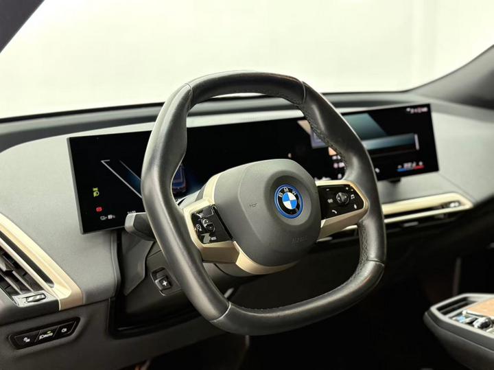 iX 2023 Facelift xDrive40 photo 2