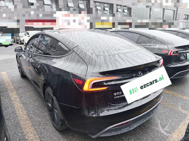 Model 3 2023 RWD photo 4