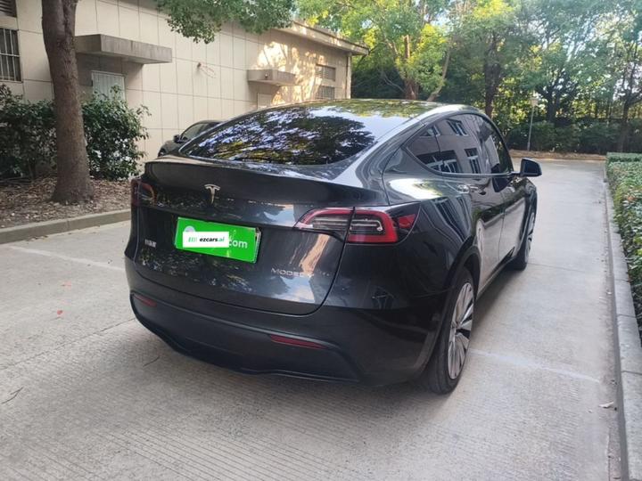 Model Y 2024 RWD photo 6