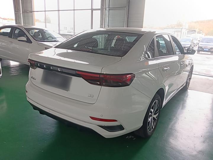 Emgrand 2022 4 1.5L MT Luxury photo 4