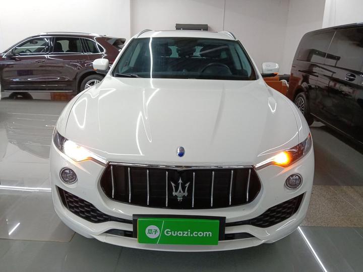 Levante 2016 3.0T Standard photo 2