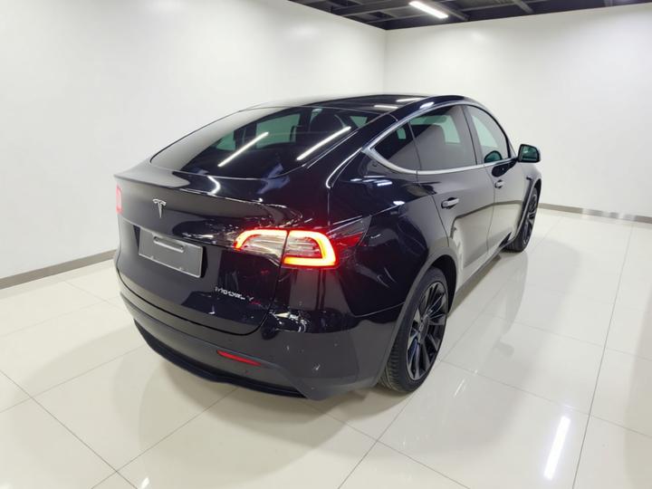 Model Y 2022 Facelift RWD photo 6