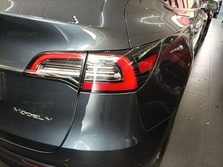 Model Y 2024 RWD photo 7