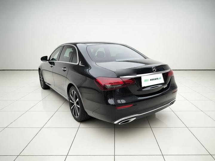 E-Class EV 2022 Facelift E 350 e L PHEV photo 4