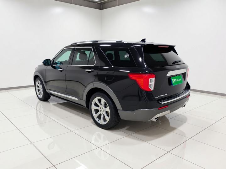 Explorer 2020 EcoBoost 285 AWD Platinum 7-Seater photo 4