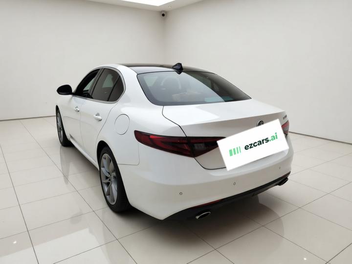 Alfa Romeo Giulia 2017 2.0T 280HP Luxury photo 4