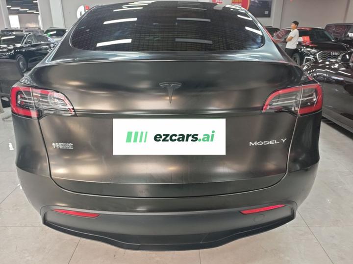 Model Y 2024 RWD photo 3