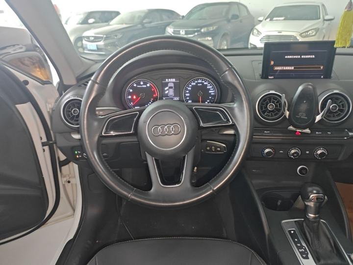A3 2017 Sportback 35 TFSI Progressive photo 6
