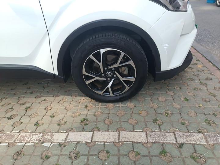 C-HR 2020 2.0L Leading photo 8