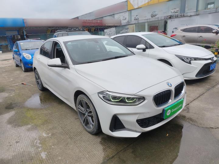 1 Series 2023 120i M Sport photo 3