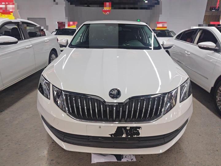 Octavia 2022 1.5L AT Comfort photo 2