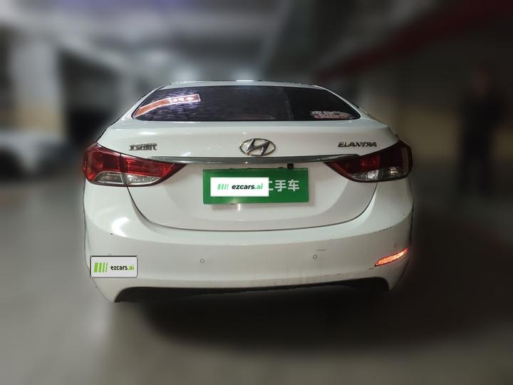 Elantra 2015 1.6L MT Leading photo 5