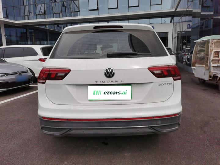 Tiguan L 2024 300TSI AT RWD photo 3