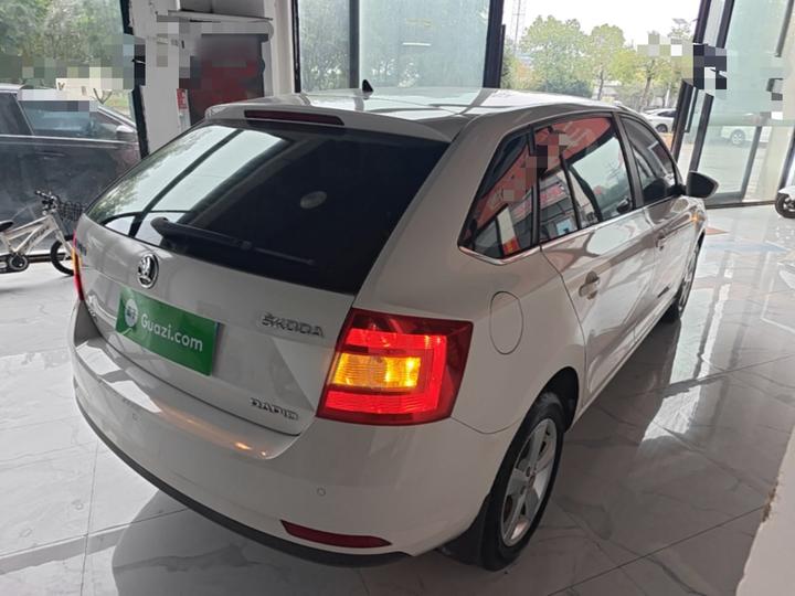 Rapid Spaceback 2016 1.6L AT photo 6