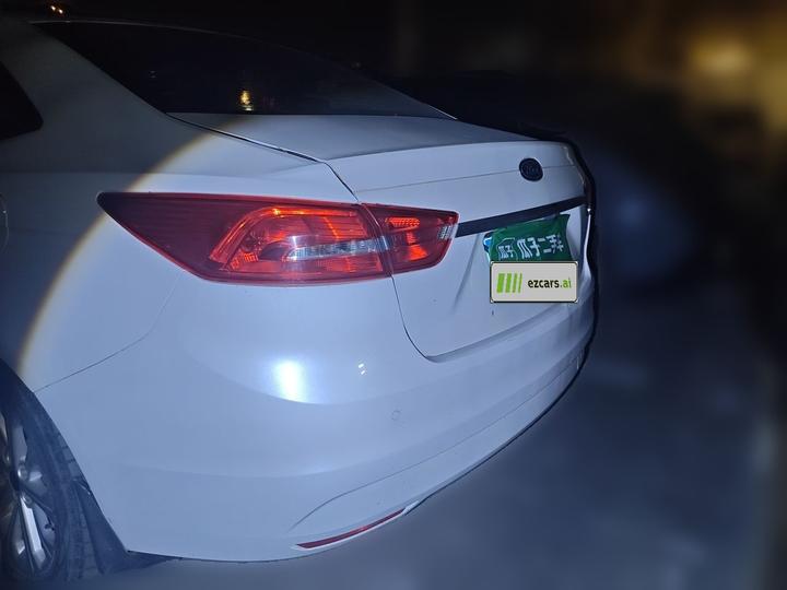 Escort 2015 1.5L AT Fashion photo 5