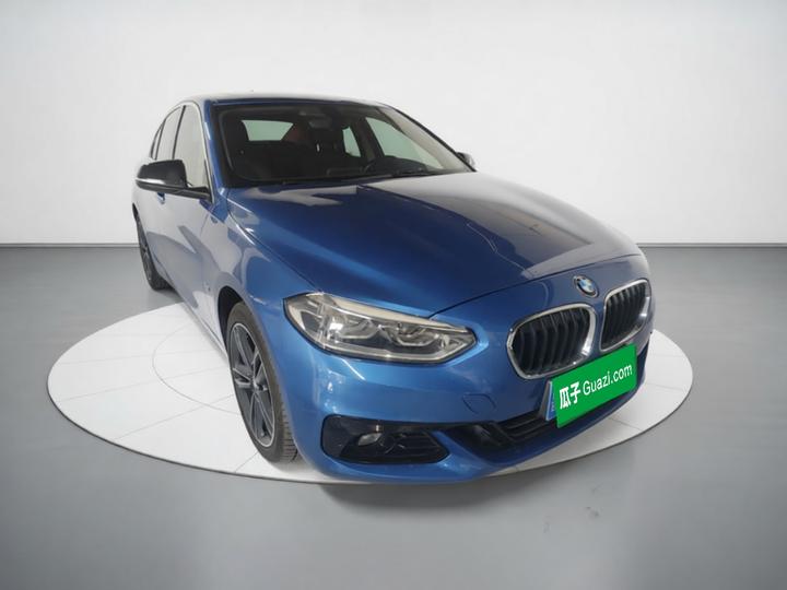 1 Series 2018 118i Sport photo 3