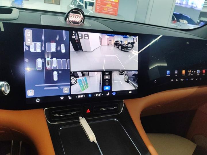 HIMA AITO M8 2025 EREV Ultra 53.4kWh 6-Seater 192-Line LiDAR photo 8