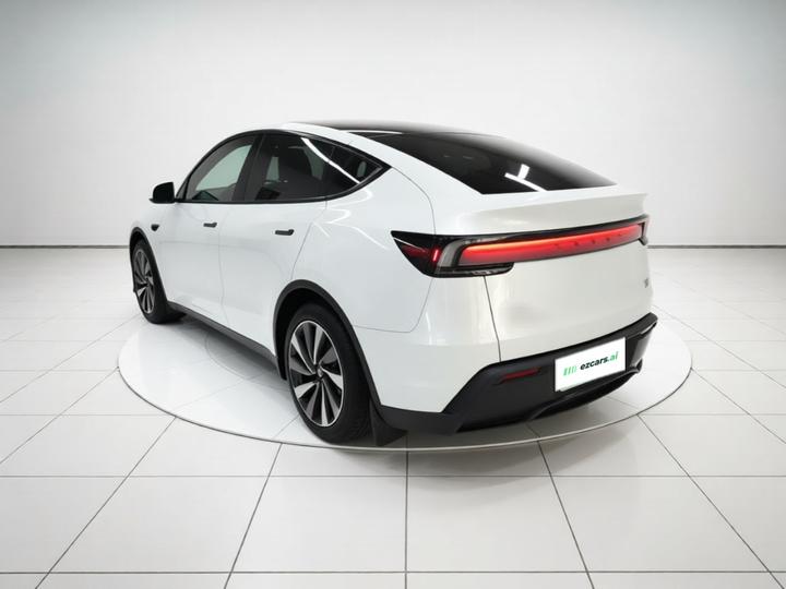 Model Y 2025 RWD photo 4