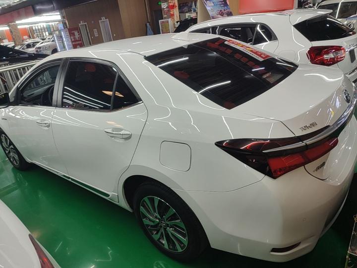 Corolla 2017 Facelift Hybrid 1.8L E-CVT Elite photo 4