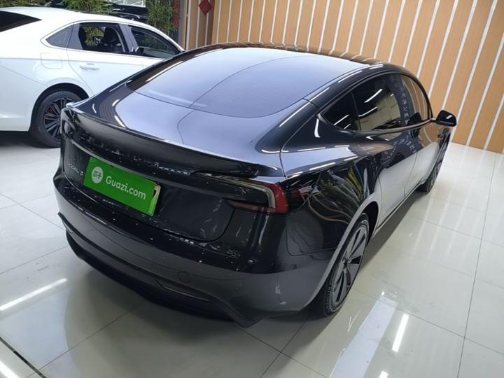 Model 3 2023 RWD photo 4