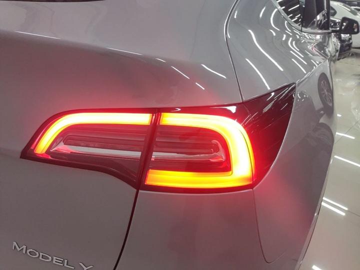 Model Y 2021 Standard Range RWD photo 7