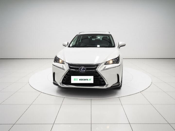 NX 2015 300h FWD photo 2