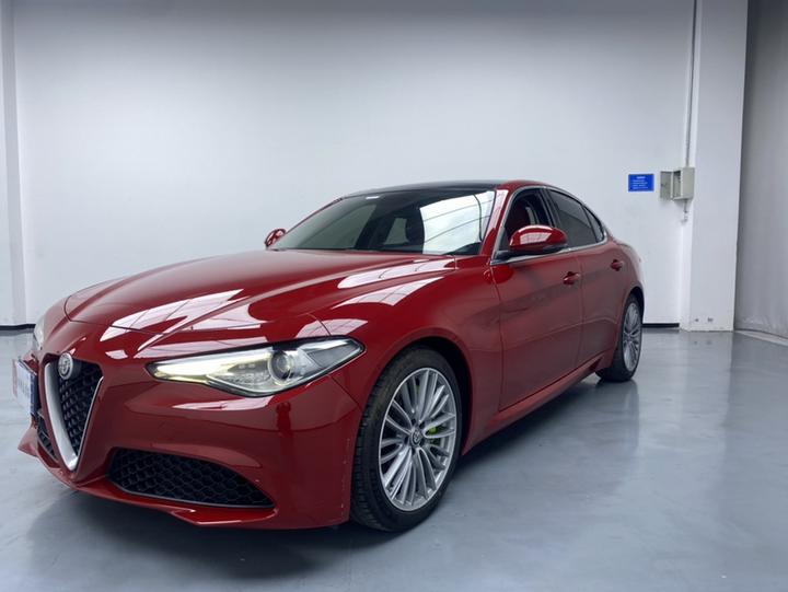 Alfa Romeo Giulia 2017 2.0T 280HP Luxury