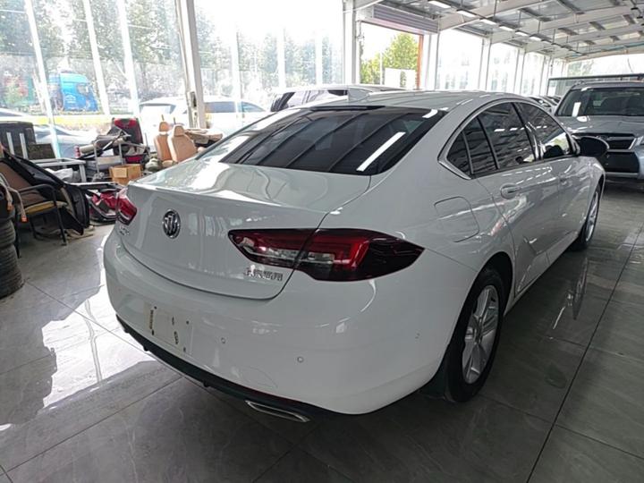 Regal 2019 Facelift 20T Luxury China VI photo 6