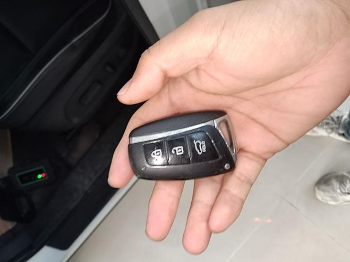 Santa Fe 2017 2.0T AT AWD Smart 7-Seater photo 8