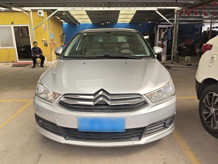 2013 Sedan 1.6L AT photo 2